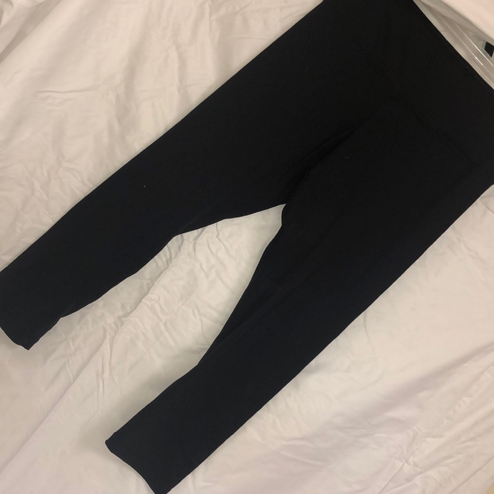 Black leggings three quarter workout fitness